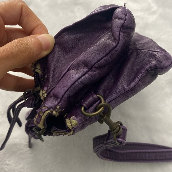 Purple faux leather wristlet wallet - Picture 10 of 17